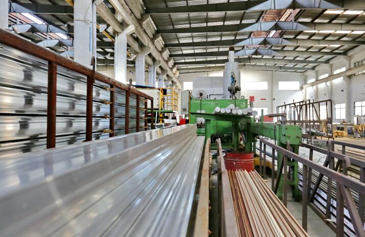 En tant que fabricant leader d'extrusion d'aluminium dans le Zhejiang, nous nous efforçons d'offrir des produits d'extrusion de la plus haute qualité à des prix compétitifs pour répondre aux besoins de notre clientèle diversifiée.